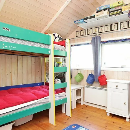Holiday home Three-bedroom In Rodby 30 Kramnitse