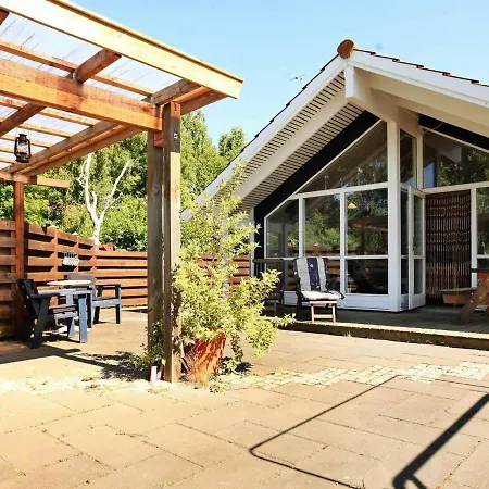Three-bedroom In Rodby 30