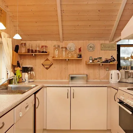 Three-bedroom In Rodby 30 別荘 *