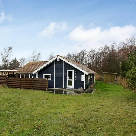 Three-bedroom In Rodby 30 別荘