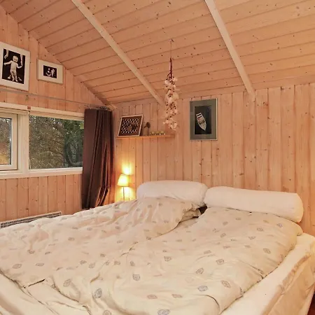 Three-bedroom In Rodby 30 別荘 *